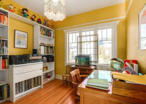 W Windsor Rd., North Vancouver